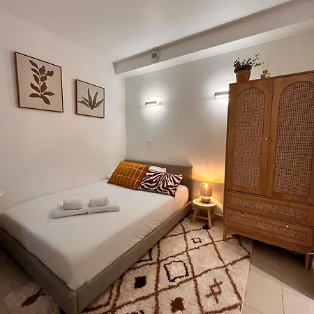 Your Place In Paris